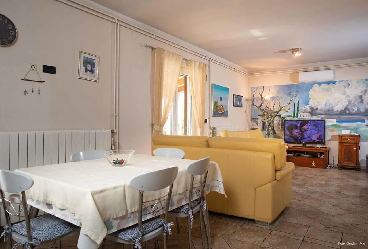 Holiday Home In Rovinjsko Selo - Istrien 43272