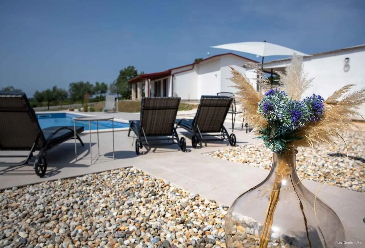 Holiday Home In Rovinjsko Selo - Istrien 43272
