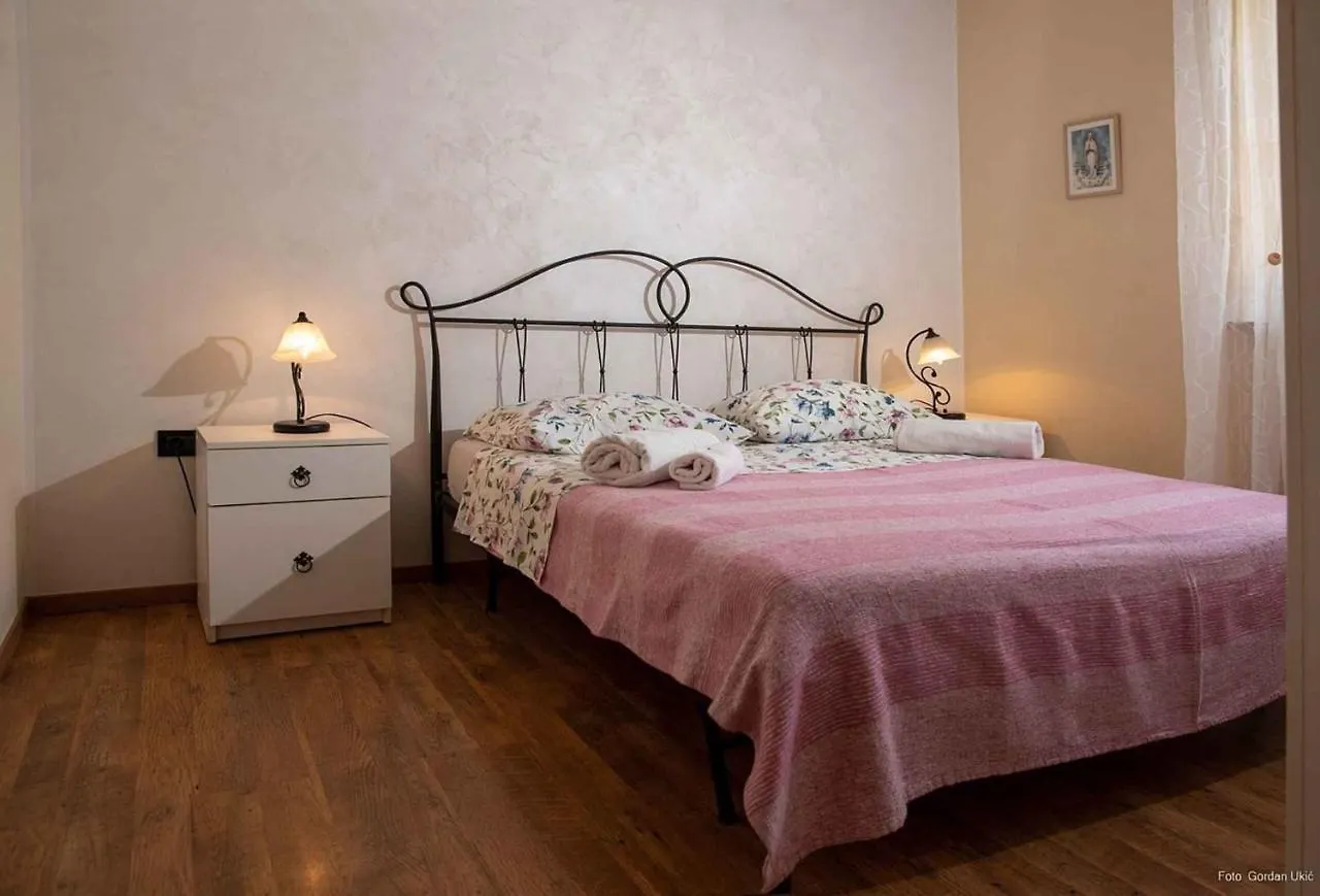 Holiday Home In Rovinjsko Selo - Istrien 43272